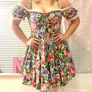 Gorgeous vintage handmade cottagecore dress!💐